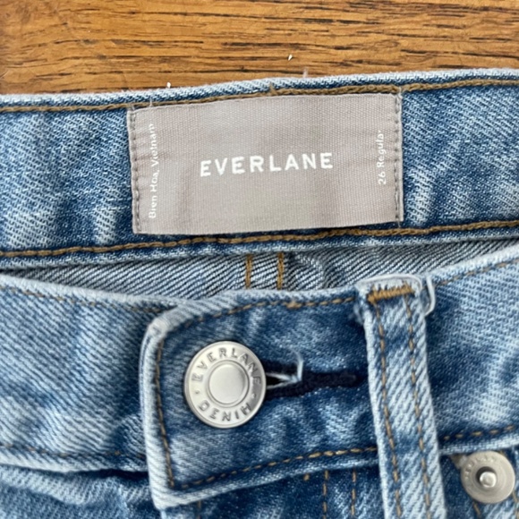 Everlane High Rise Kick Crop Raw Hem Light Wash Jeans Structured Denim Size 26 - Picture 4 of 9